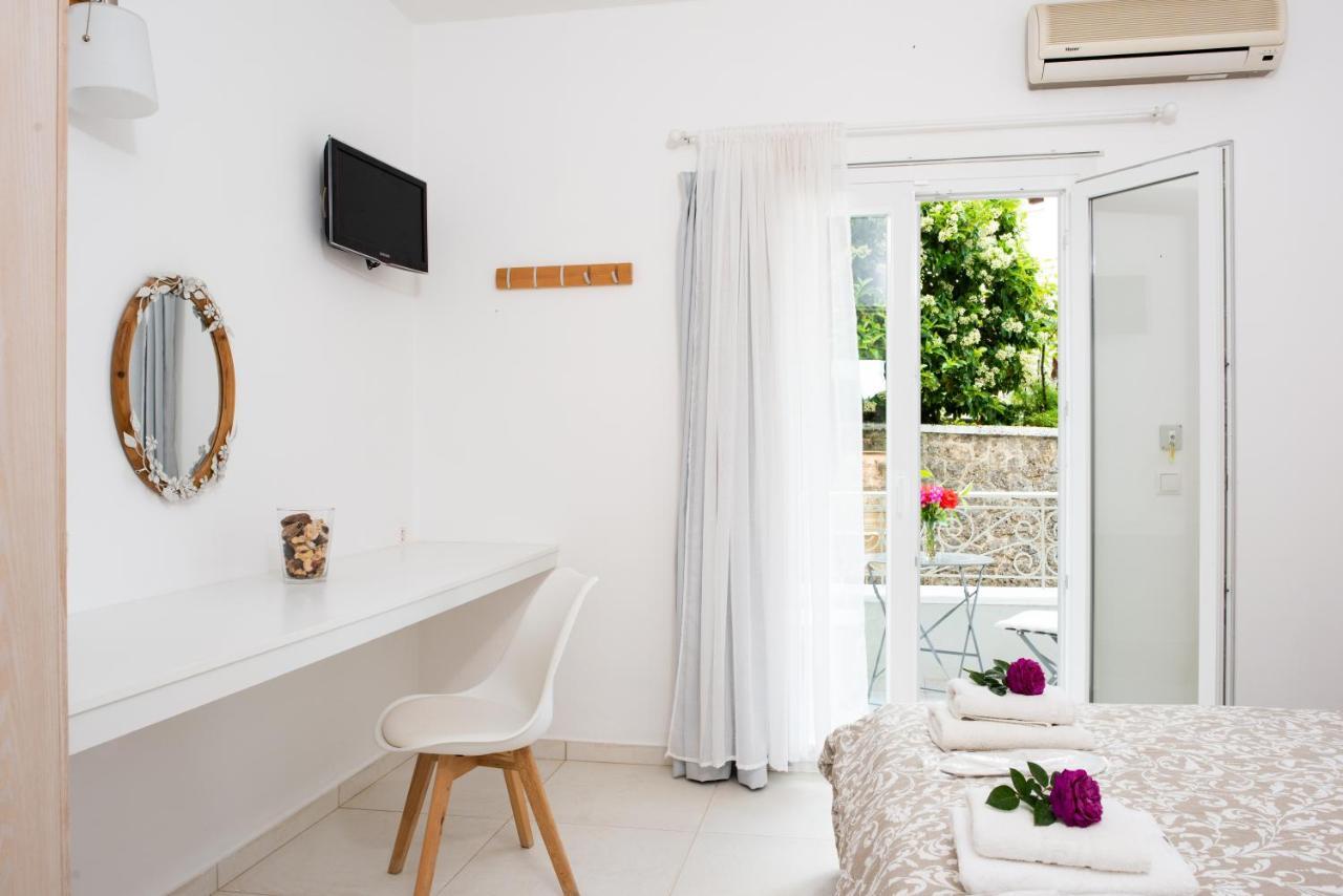 Averto Corfu Apartments Dassia  Bagian luar foto